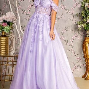 Elegant Lilac Lace Prom dress
